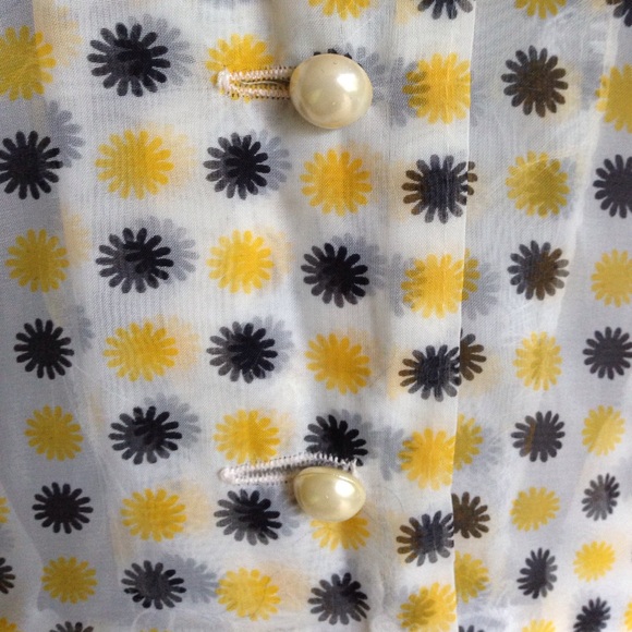 Vintage shirt dress with suns and pearls - Picture 2 of 7